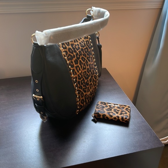 Michael Kors Large Hobo bag NWT with matching wallet - Picture 2 of 8